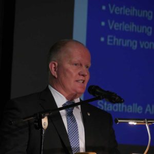 HBV-Präsident Karsten Schmal dankte in seinem Grußwort auch den Ausbildungsbetrieben.