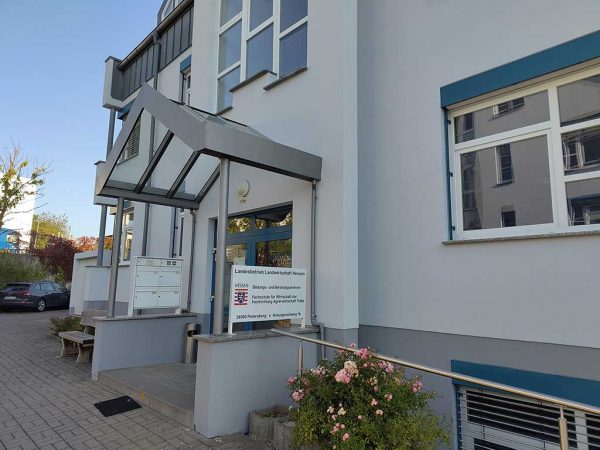 Eingangsbereich der Fachschule für Agrarwirtschaft in Petersberg