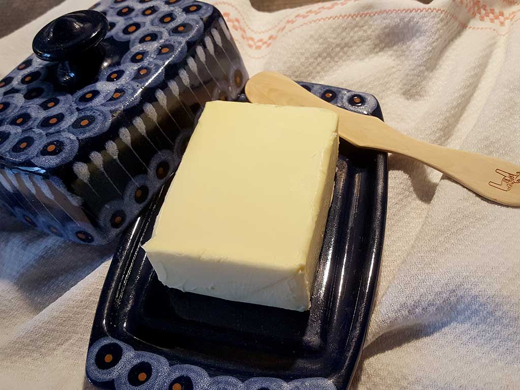 Butterdose mit Butter