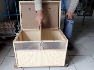 Verwahrungskiste für kranke Hühner